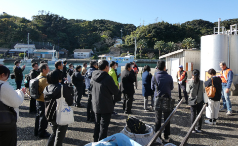 ガイドさんの説明を聞きながら、出羽島保存地区を視察しました。